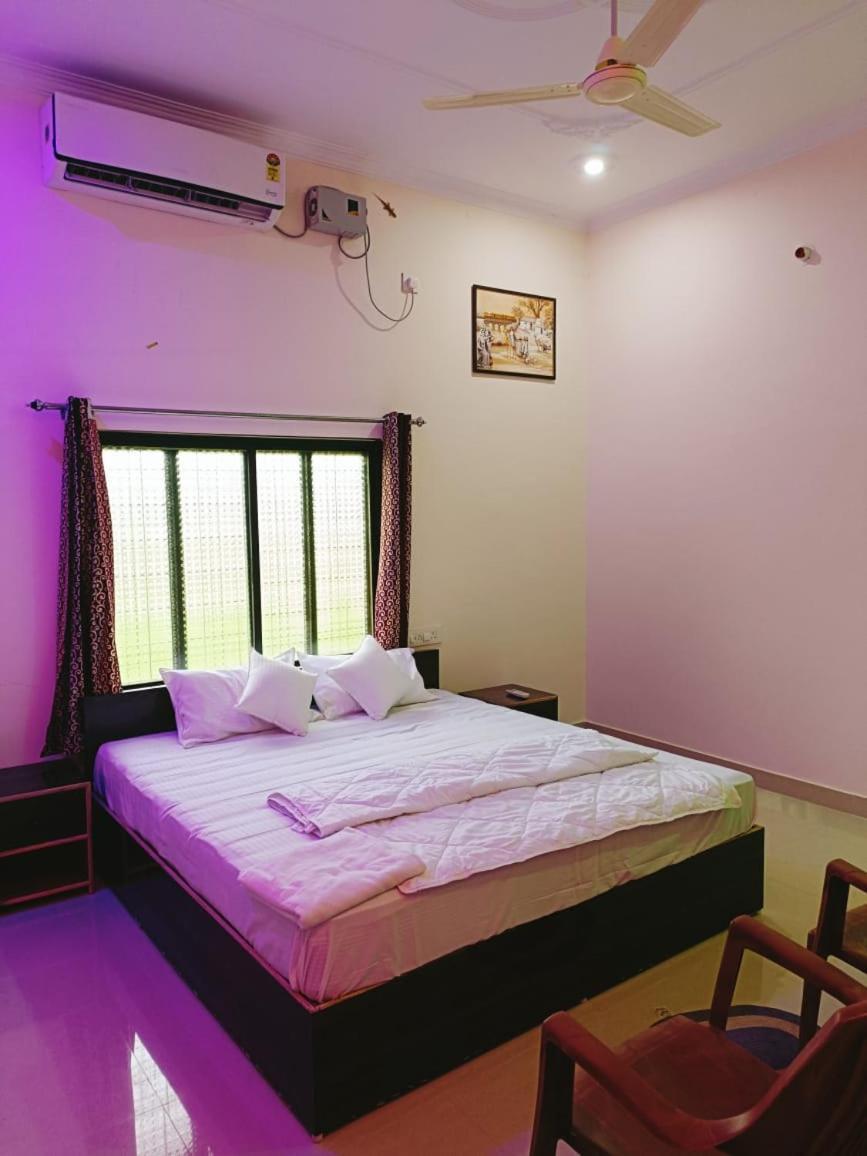 The Mountain View Home Stay Khajurāho Buitenkant foto