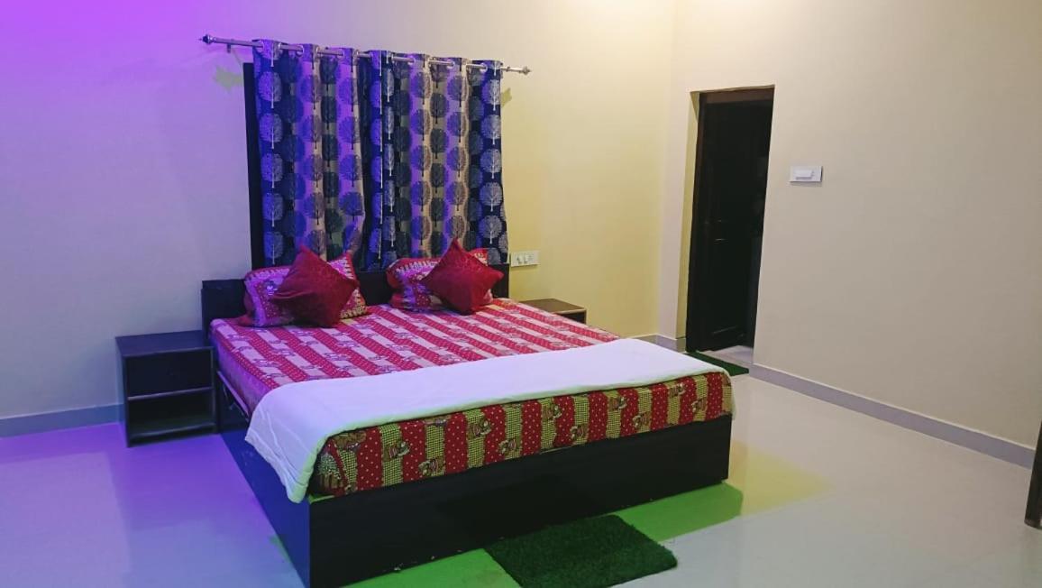 The Mountain View Home Stay Khajurāho Buitenkant foto